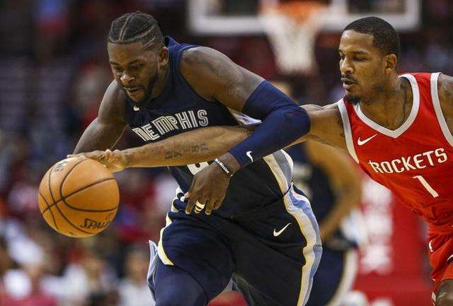  比勒菲尔德坚韧防守到底，零封领头羊获赞